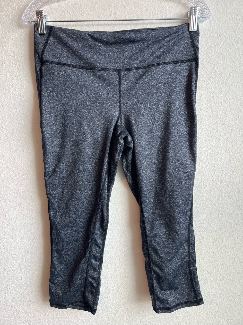 Gap Fit Women’s Dark Gray Active Cropped Leggings